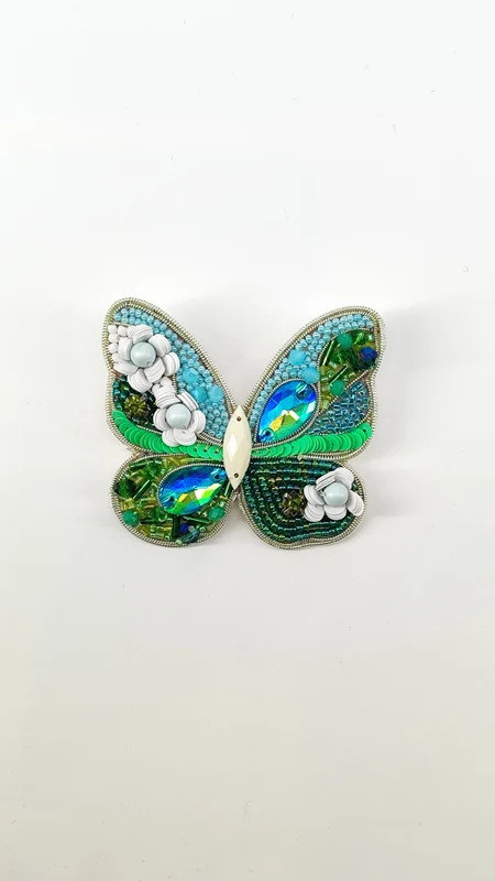 بروچ پروانه سبز